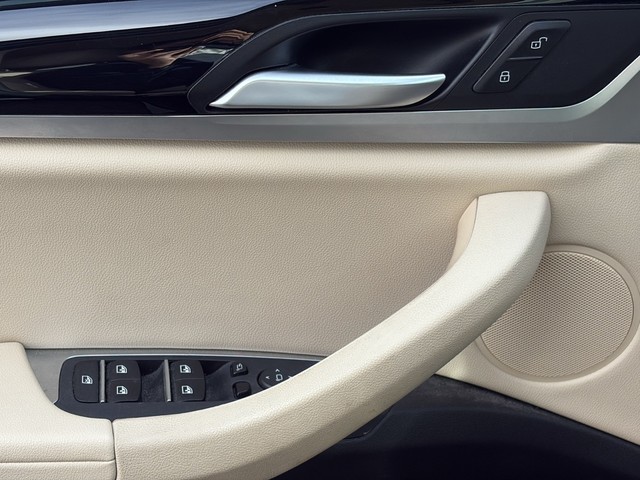 BMW X4 xDrive20d color Negro. Año 2022. 140KW(190CV). Diésel. En concesionario BMW Avilcar Ávila de Ávila