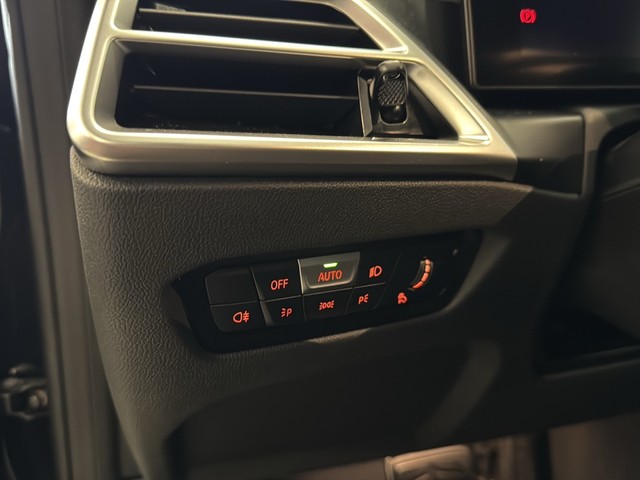 BMW Serie 4 420d Gran Coupe color Negro. Año 2025. 140KW(190CV). Diésel. En concesionario Enekuri Motor de Vizcaya