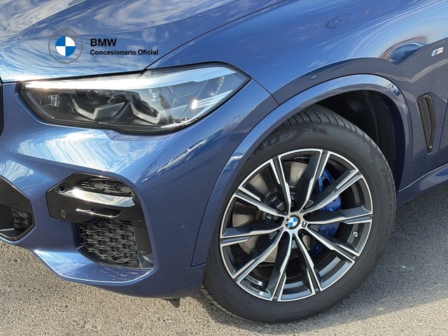 BMW X5 xDrive30d color Azul. Año 2021. 210KW(286CV). Diésel. En concesionario BMW Avilcar Ávila de Ávila