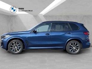 Fotos de BMW X5 xDrive30d color Azul. Año 2021. 210KW(286CV). Diésel. En concesionario BMW Avilcar Ávila de Ávila