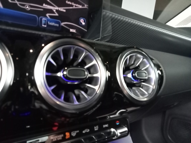 Mercedes-Benz Clase A 180 100 kW (136 CV)