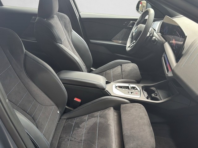 BMW Serie 1 120d color Gris. Año 2025. 120KW(163CV). Diésel. En concesionario Enekuri Motor de Vizcaya