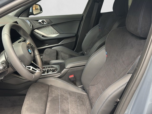 BMW Serie 1 120d color Gris. Año 2025. 120KW(163CV). Diésel. En concesionario Enekuri Motor de Vizcaya