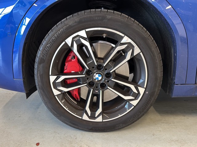 BMW X2 sDrive20i color Azul. Año 2025. 125KW(170CV). Gasolina. En concesionario Enekuri Motor de Vizcaya