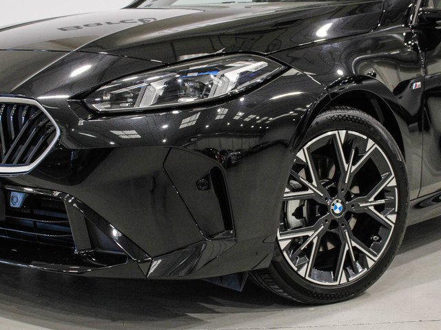 BMW Serie 1 120i color Negro. Año 2024. 125KW(170CV). Gasolina. En concesionario Barcelona Premium -- GRAN VIA de Barcelona