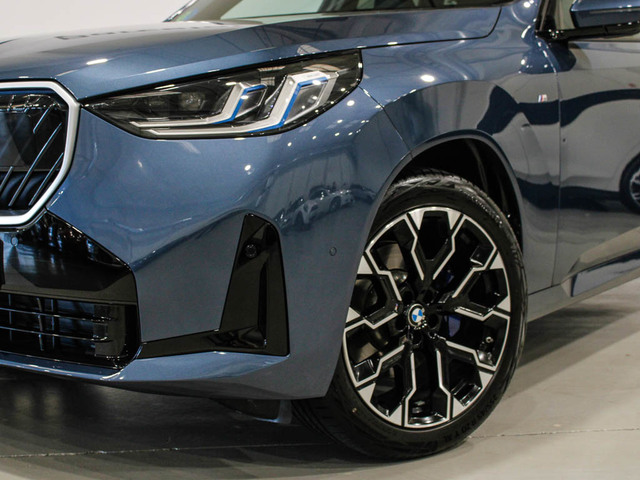 BMW X3 xDrive20d color Azul. Año 2024. 145KW(197CV). Diésel. En concesionario Barcelona Premium -- GRAN VIA de Barcelona