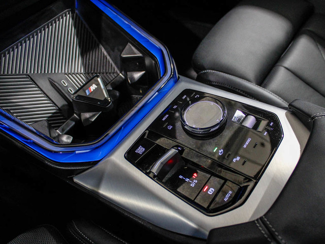 BMW X3 xDrive20d color Azul. Año 2024. 145KW(197CV). Diésel. En concesionario Barcelona Premium -- GRAN VIA de Barcelona