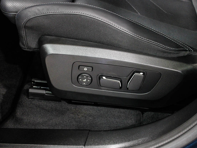 BMW X3 xDrive20d color Azul. Año 2024. 145KW(197CV). Diésel. En concesionario Barcelona Premium -- GRAN VIA de Barcelona