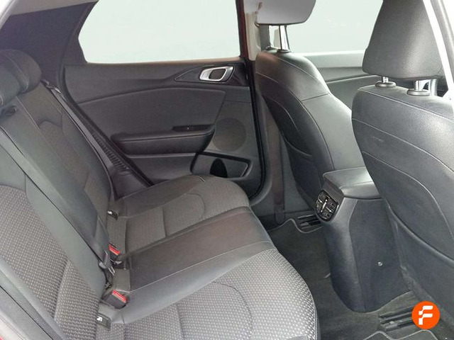 Foto 21 Kia XCeed 1.6 GDi PHEV eDrive 104 kW (141 CV)