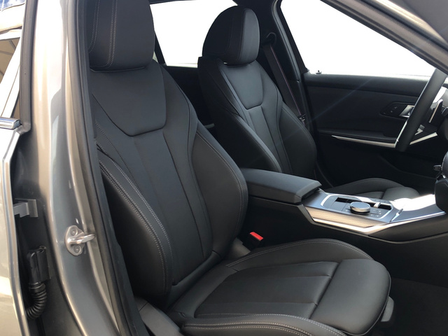 BMW Serie 3 318d Touring color Gris. Año 2025. 110KW(150CV). Diésel. En concesionario Vehinter Getafe de Madrid