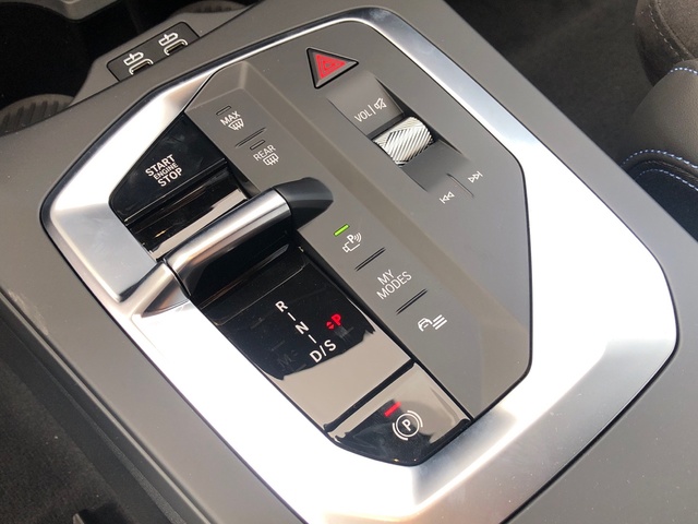 BMW Serie 2 218d Gran Coupe color Gris. Año 2025. 110KW(150CV). Diésel. En concesionario Vehinter Getafe de Madrid