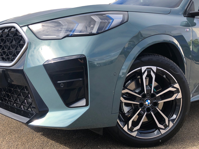 BMW X2 sDrive20i color Verde. Año 2025. 125KW(170CV). Gasolina. En concesionario Vehinter Getafe de Madrid