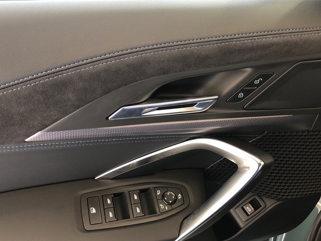 BMW X2 sDrive20i color Verde. Año 2025. 125KW(170CV). Gasolina. En concesionario Vehinter Getafe de Madrid