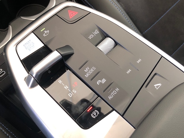 BMW X2 sDrive20i color Verde. Año 2025. 125KW(170CV). Gasolina. En concesionario Vehinter Getafe de Madrid