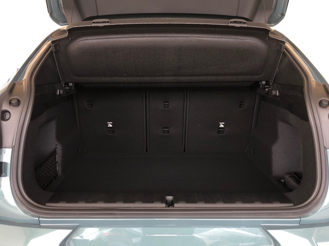 BMW X2 sDrive20i color Verde. Año 2025. 125KW(170CV). Gasolina. En concesionario Vehinter Getafe de Madrid