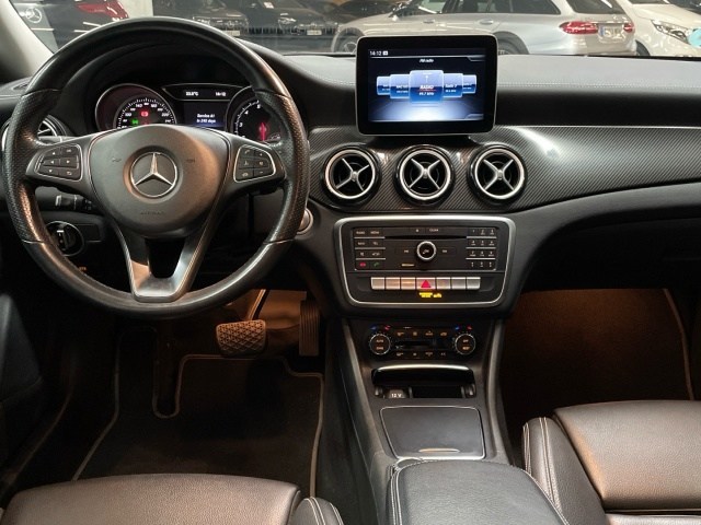 Mercedes-Benz CLA Shooting Brake 200 en Barcelona