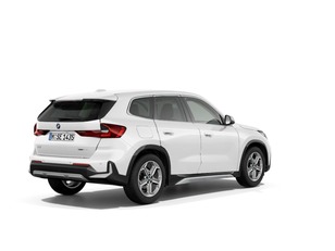 Fotos de BMW X1 sDrive18d color Blanco. Año 2024. 110KW(150CV). Diésel. En concesionario Albamocion S.L. ALBACETE de Albacete