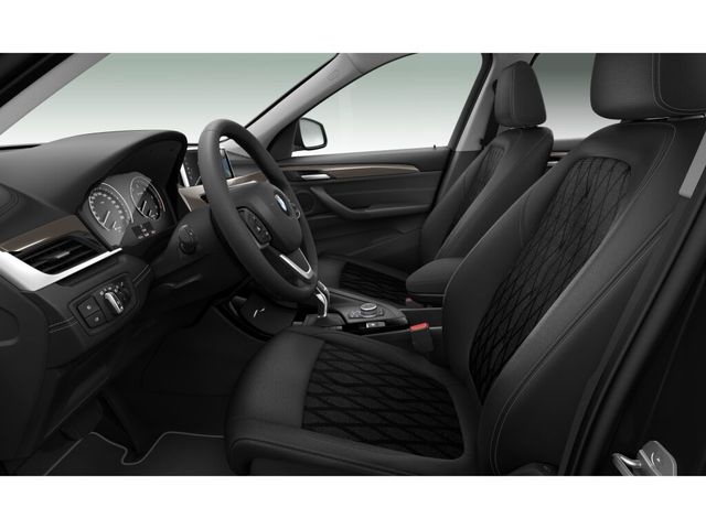 BMW X1 sDrive18d color Negro. Año 2021. 110KW(150CV). Diésel. En concesionario Móvil Begar Alicante de Alicante