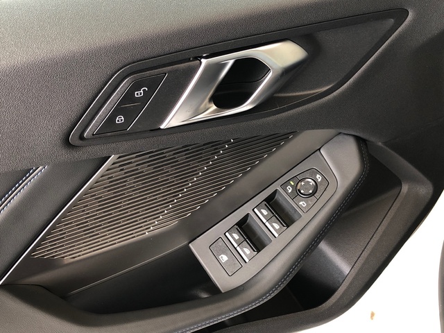 BMW Serie 2 218d Gran Coupe color Blanco. Año 2025. 110KW(150CV). Diésel. En concesionario Vehinter Getafe de Madrid