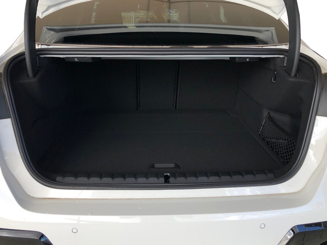 BMW Serie 2 218d Gran Coupe color Blanco. Año 2025. 110KW(150CV). Diésel. En concesionario Vehinter Getafe de Madrid