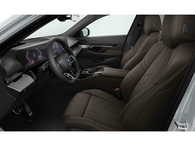 BMW i5 eDrive40 color Gris. Año 2023. 250KW(340CV). Eléctrico. En concesionario Augusta Aragon S.A. de Zaragoza