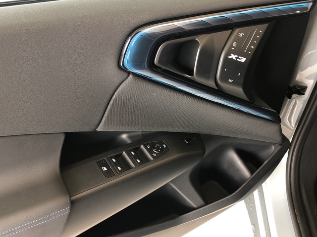 BMW X3 xDrive20d color Gris. Año 2025. 145KW(197CV). Diésel. En concesionario Momentum S.A. de Madrid