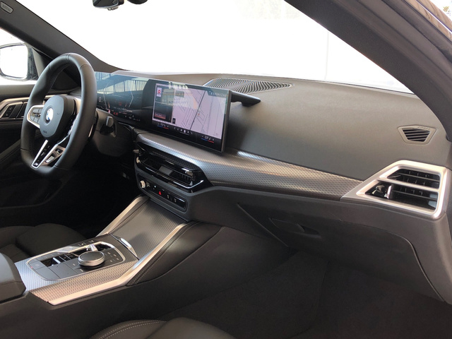 BMW Serie 4 420d Gran Coupe color Negro. Año 2025. 140KW(190CV). Diésel. En concesionario Vehinter Getafe de Madrid