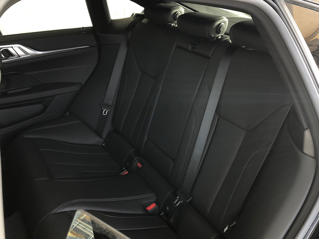 BMW Serie 4 420d Gran Coupe color Negro. Año 2025. 140KW(190CV). Diésel. En concesionario Vehinter Getafe de Madrid