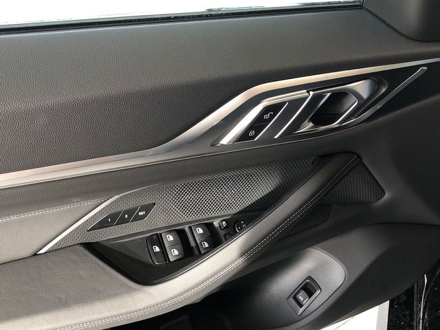 BMW Serie 4 420d Gran Coupe color Negro. Año 2025. 140KW(190CV). Diésel. En concesionario Vehinter Getafe de Madrid