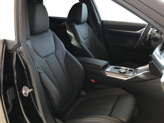 BMW Serie 4 420d Gran Coupe color Negro. Año 2025. 140KW(190CV). Diésel. En concesionario Vehinter Getafe de Madrid