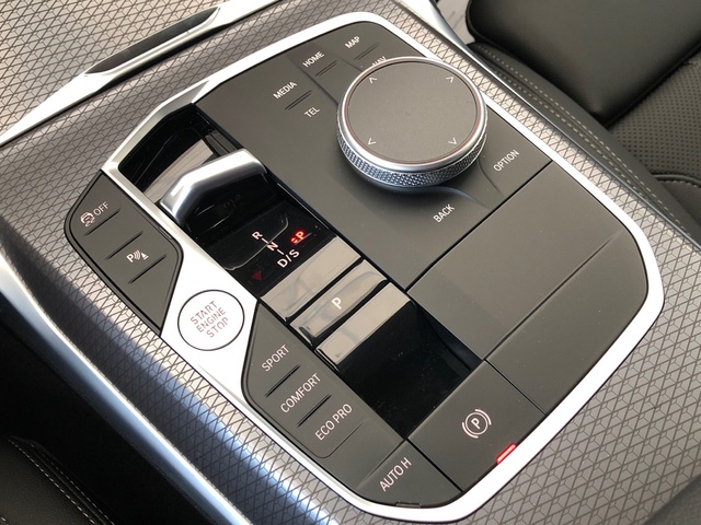 BMW Serie 4 420d Gran Coupe color Negro. Año 2025. 140KW(190CV). Diésel. En concesionario Vehinter Getafe de Madrid