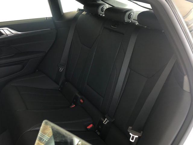 BMW Serie 4 420d Gran Coupe color Blanco. Año 2025. 140KW(190CV). Diésel. En concesionario Vehinter Getafe de Madrid