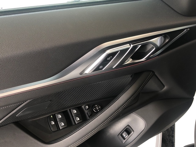 BMW Serie 4 420d Gran Coupe color Blanco. Año 2025. 140KW(190CV). Diésel. En concesionario Vehinter Getafe de Madrid