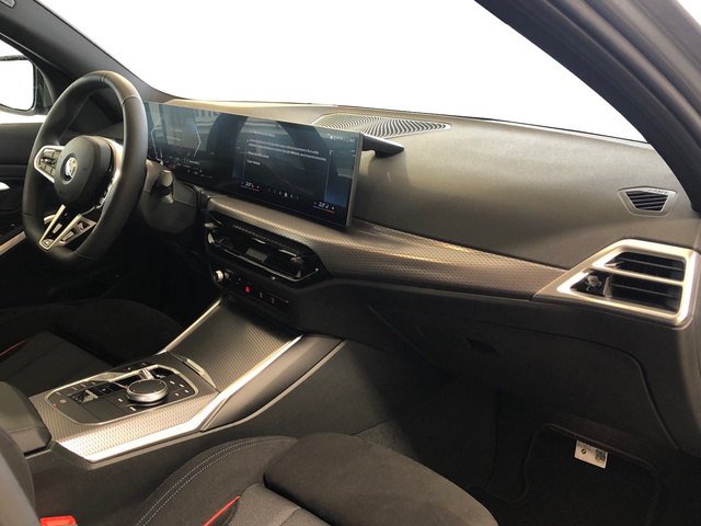 BMW Serie 3 320d color Gris. Año 2025. 140KW(190CV). Diésel. En concesionario Vehinter Getafe de Madrid