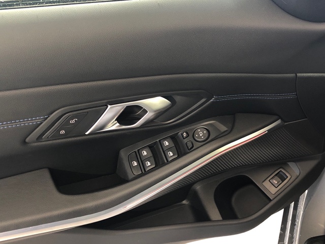 BMW Serie 3 320d color Gris. Año 2025. 140KW(190CV). Diésel. En concesionario Vehinter Getafe de Madrid