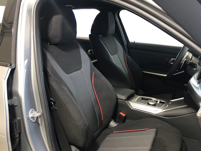 BMW Serie 3 320d color Gris. Año 2025. 140KW(190CV). Diésel. En concesionario Vehinter Getafe de Madrid