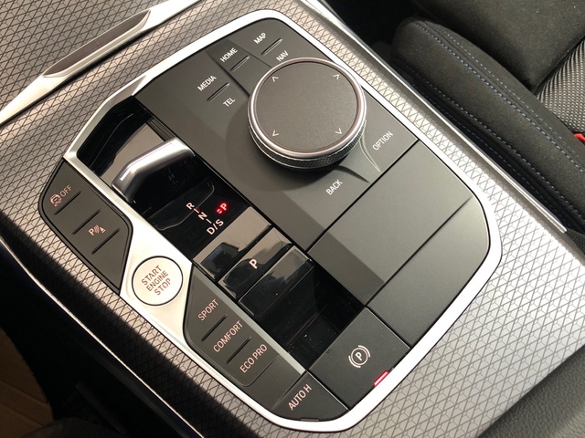 BMW Serie 3 320d color Gris. Año 2025. 140KW(190CV). Diésel. En concesionario Vehinter Getafe de Madrid