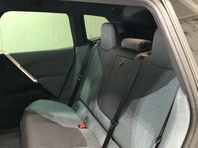 BMW iX xDrive40 color Negro. Año 2021. 240KW(326CV). Eléctrico. En concesionario Movilnorte El Plantio de Madrid