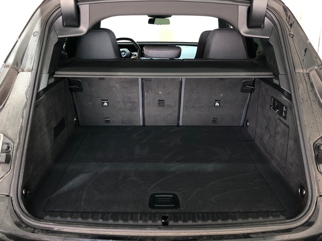 BMW iX xDrive40 color Negro. Año 2021. 240KW(326CV). Eléctrico. En concesionario Movilnorte El Plantio de Madrid