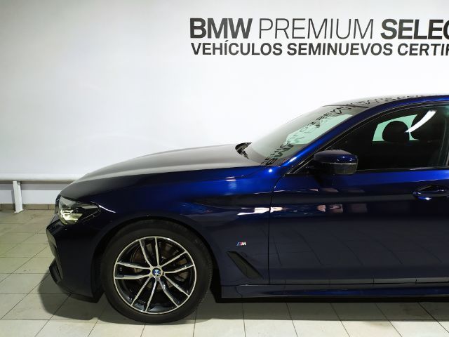 BMW Serie 5 520d color Azul. Año 2022. 140KW(190CV). Diésel. En concesionario Hispamovil, Orihuela de Alicante