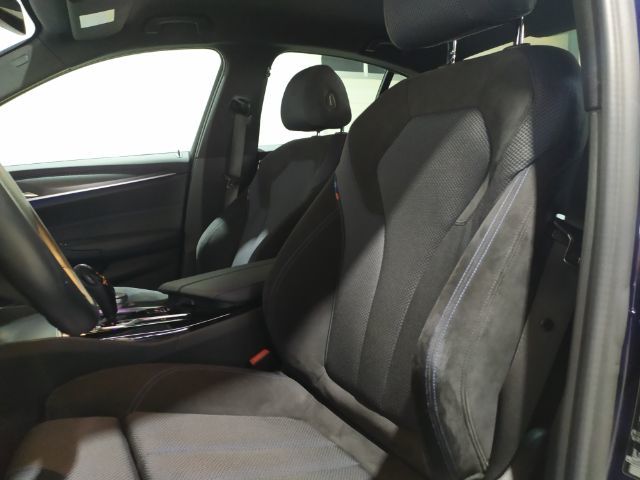 BMW Serie 5 520d color Azul. Año 2022. 140KW(190CV). Diésel. En concesionario Hispamovil, Orihuela de Alicante