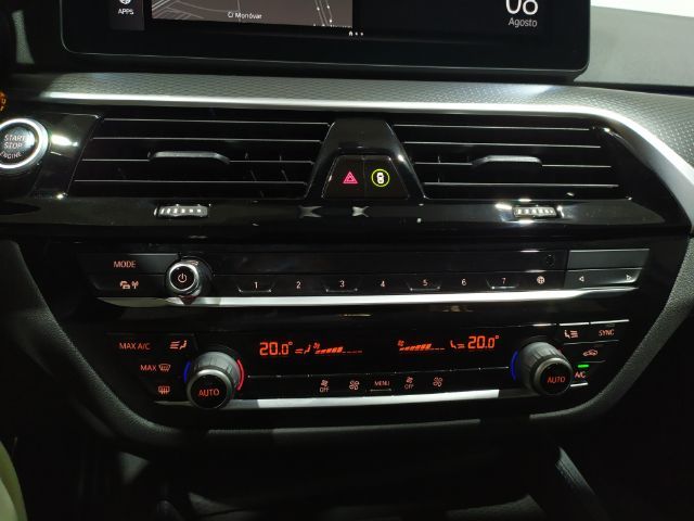 BMW Serie 5 520d color Azul. Año 2022. 140KW(190CV). Diésel. En concesionario Hispamovil, Orihuela de Alicante