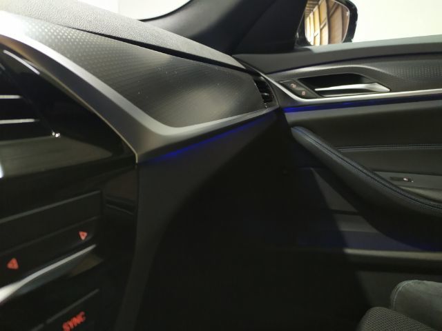 BMW Serie 5 520d color Azul. Año 2022. 140KW(190CV). Diésel. En concesionario Hispamovil, Orihuela de Alicante