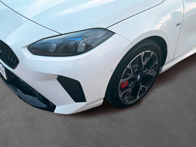 BMW Serie 1 120i color Blanco. Año 2025. 125KW(170CV). Gasolina. En concesionario MURCIA PREMIUM S.L. JUAN CARLOS I de Murcia