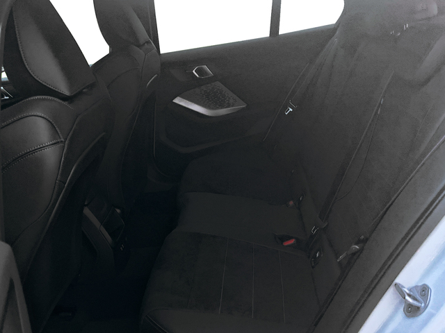 BMW Serie 1 120i color Blanco. Año 2025. 125KW(170CV). Gasolina. En concesionario MURCIA PREMIUM S.L. JUAN CARLOS I de Murcia