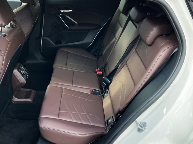 BMW X2 sDrive18d color Blanco. Año 2025. 110KW(150CV). Diésel. En concesionario CARTAGENA PREMIUM S.L. de Murcia