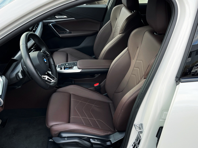 BMW X2 sDrive18d color Blanco. Año 2025. 110KW(150CV). Diésel. En concesionario CARTAGENA PREMIUM S.L. de Murcia