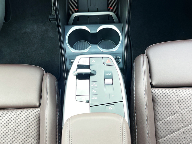 BMW X2 sDrive18d color Blanco. Año 2025. 110KW(150CV). Diésel. En concesionario CARTAGENA PREMIUM S.L. de Murcia