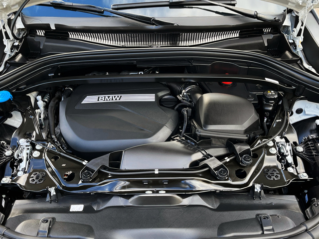 BMW X2 sDrive18d color Blanco. Año 2025. 110KW(150CV). Diésel. En concesionario CARTAGENA PREMIUM S.L. de Murcia