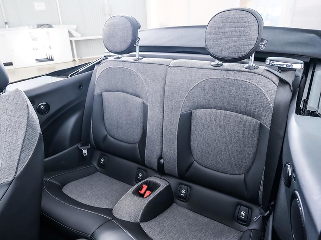 fotoG 8 del MINI MINI Cabrio Cooper 100 kW (136 CV) 136cv Gasolina del 2023 en Tarragona